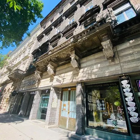 Πανσιόν Opera16 Guestrooms