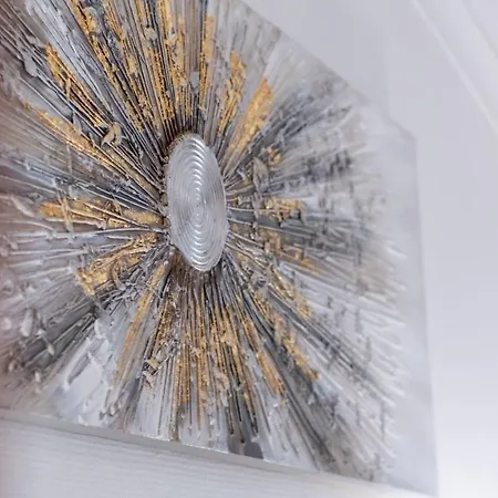 Opera16 Guestrooms 4*