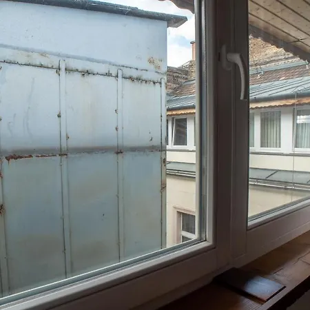 Opera16 Guestrooms 4*