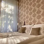 Opera16 Guestrooms