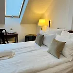 Opera16 Guestrooms 게스트하우스 4*
