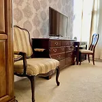 Opera16 Guestrooms Pensiune 4*