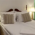 Opera16 Guestrooms 게스트하우스 부다페스트