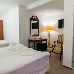 Opera16 Guestrooms 게스트하우스