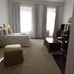 Opera16 Guestrooms 게스트하우스 부다페스트