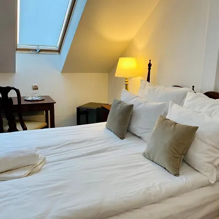Opera16 Guestrooms בית הארחה 4*