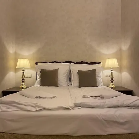 Opera16 Guestrooms Budapest