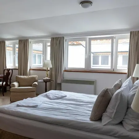 Opera16 Guestrooms