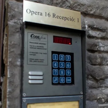 Opera16 Guestrooms 게스트하우스 부다페스트