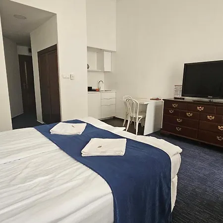 Opera16 Guestrooms Pensionat 4*
