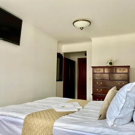 Opera16 Guestrooms *