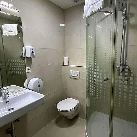 Гостевой дом Opera16 Guestrooms 4*