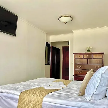Opera16 Guestrooms Гостевой дом