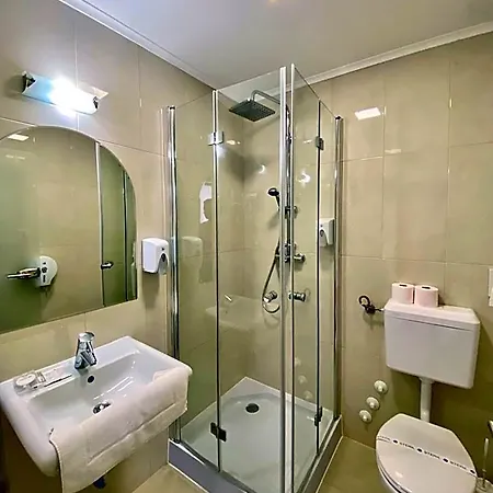 Opera16 Guestrooms Penzion Budapešť