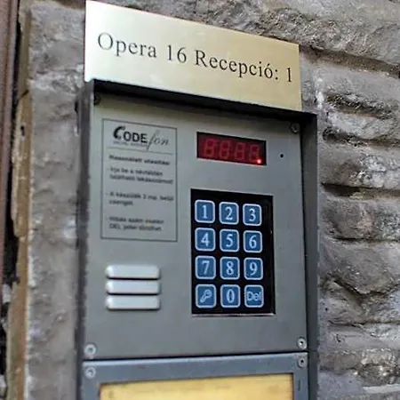 Opera16 Guestrooms 4*
