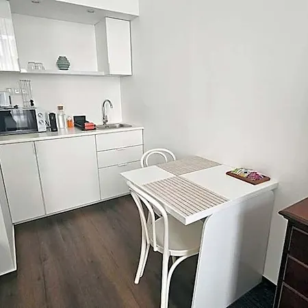 Opera16 Guestrooms Гостевой дом