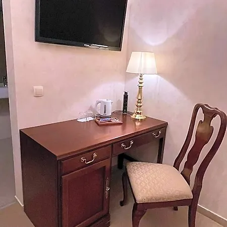 Opera16 Guestrooms 4*