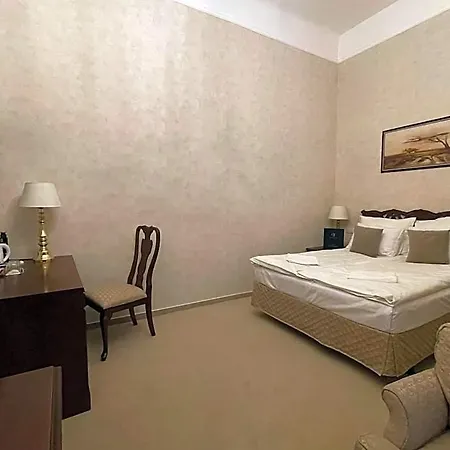 Opera16 Guestrooms 4*