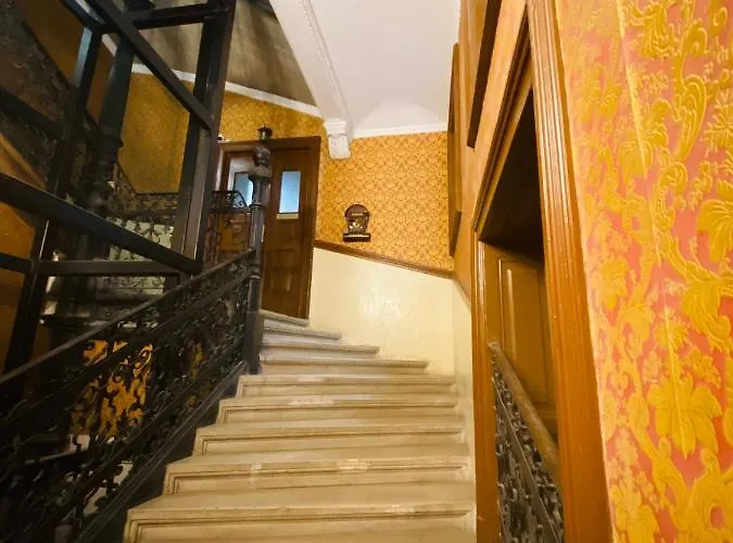 Opera16 Guestrooms 4*