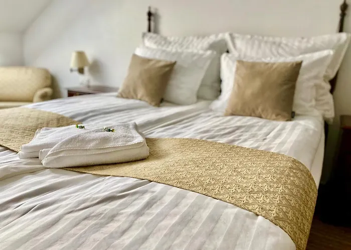 Opera16 Guestrooms Pensionat 4*