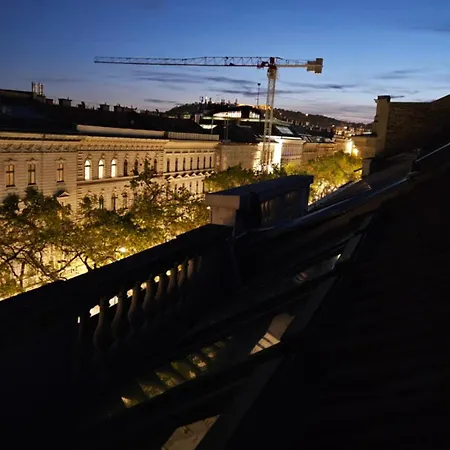 Opera16 Guestrooms 4*