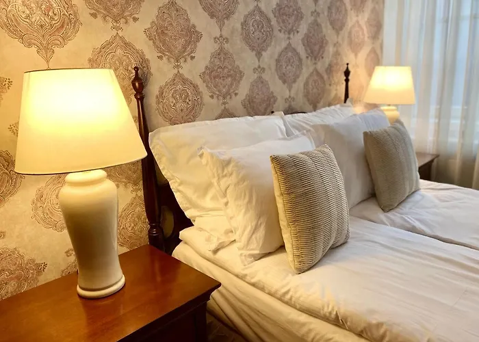 Opera16 Guestrooms Penzion