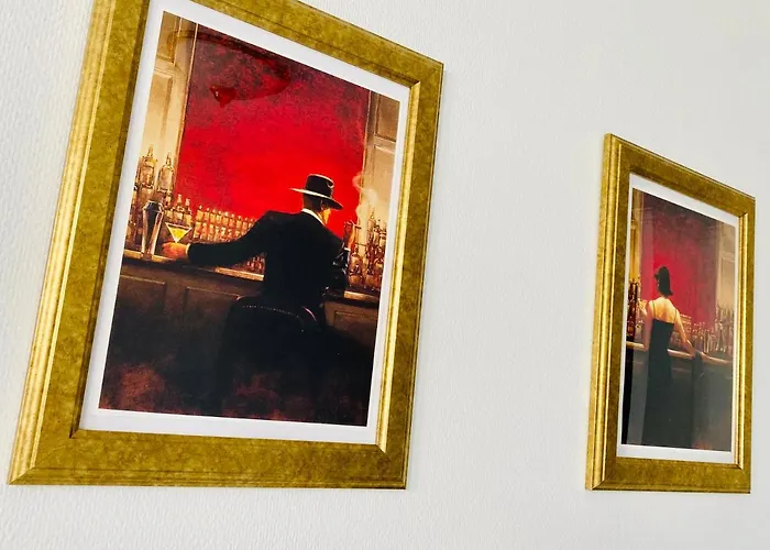 Opera16 Guestrooms 招待所 4*