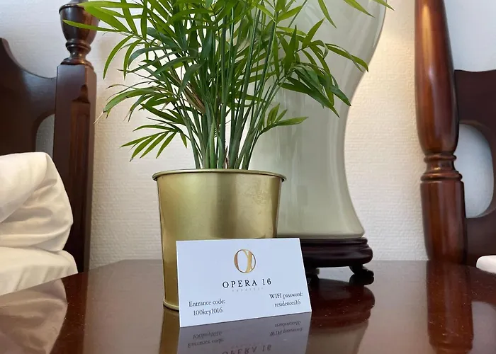 Opera16 Guestrooms 4* 布达佩斯
