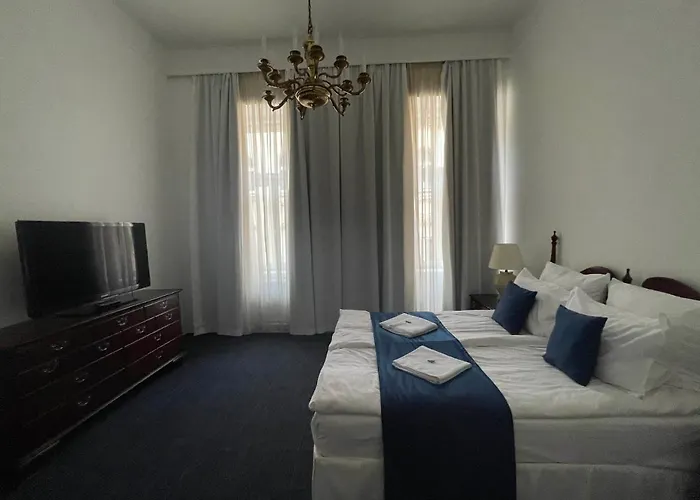 Opera16 Guestrooms 4*