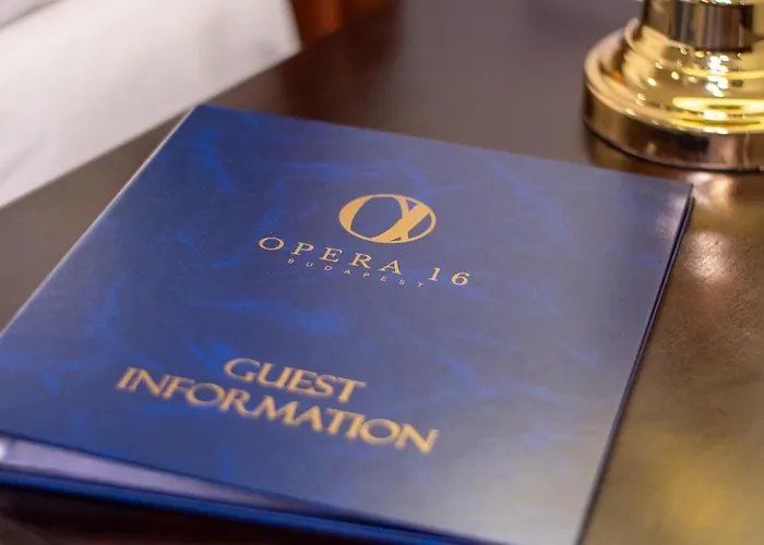 Opera16 Guestrooms Penzion 4*