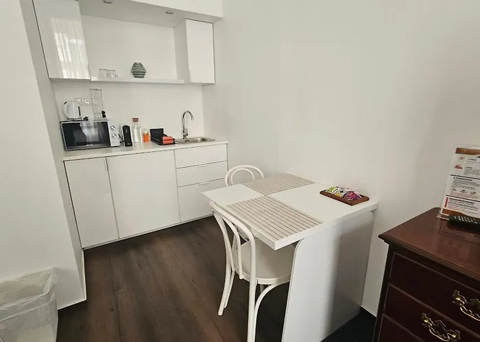 Opera16 Guestrooms 布达佩斯