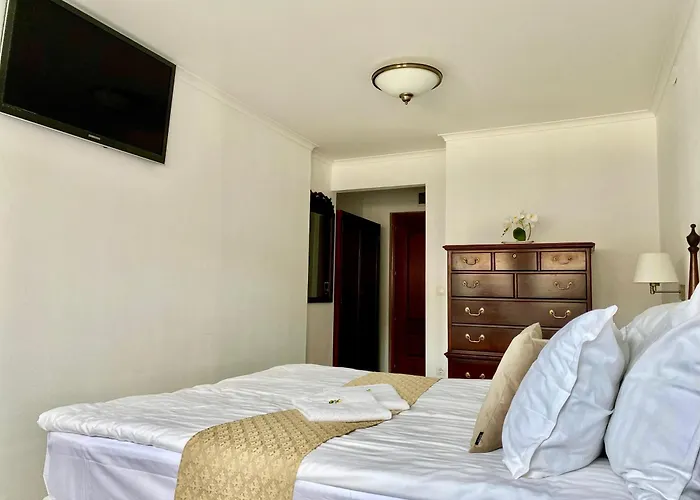 Opera16 Guestrooms 4*