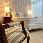 Opera16 Guestrooms Pensión