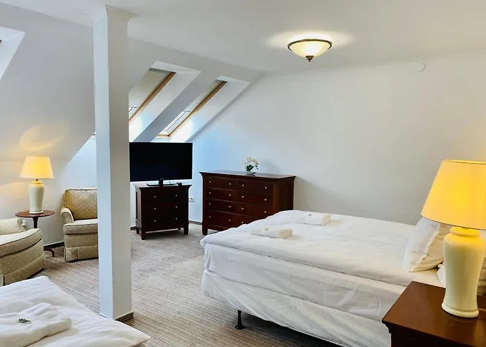 Opera16 Guestrooms 게스트하우스 4*