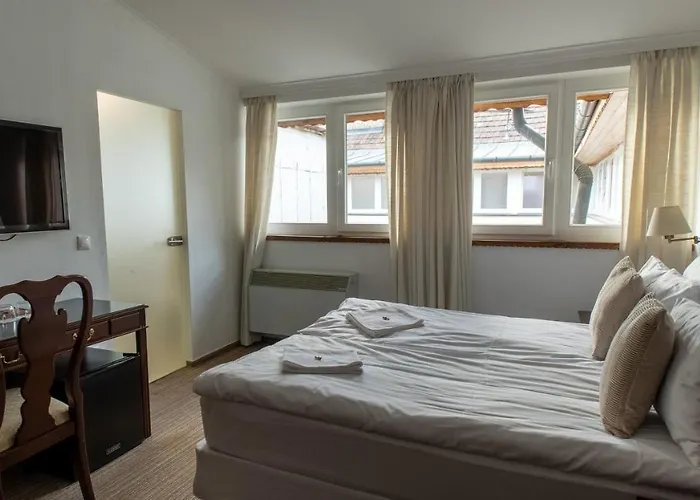 Opera16 Guestrooms 게스트하우스 4*